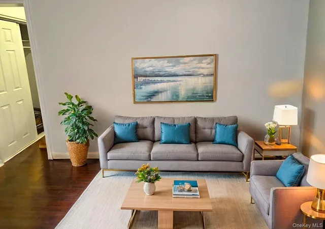 1st image of 210 Pelham Rd #1P, New Rochelle, NY 10805 | MLS# 1037286
