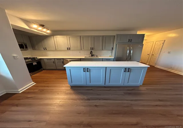 2nd image of 210 Pelham Rd #1P, New Rochelle, NY 10805 | MLS# 1037286
