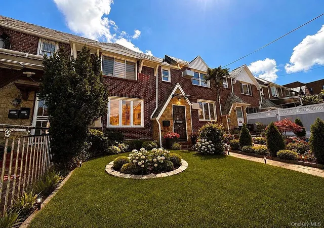 Photo 2 of Single family home for sale at 143 14 85th Drive, New York, NY 11435 | MLS# 1037287 | Listing updated on 2026-08-12