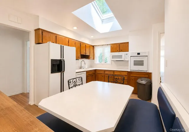 Photo 3 of Sale Pending at 4 Westwood Ave, Babylon, NY 11729 | MLS# 1037296 | Listing updated on 2026-09-01