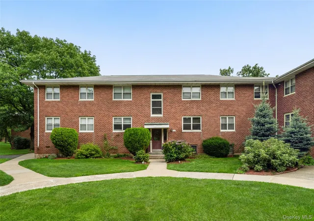 Photo 3 of Sale Pending at 856 Palisade Ave #2D, Yonkers, NY 10703 | MLS# 1037305 | Listing updated on 2026-08-31