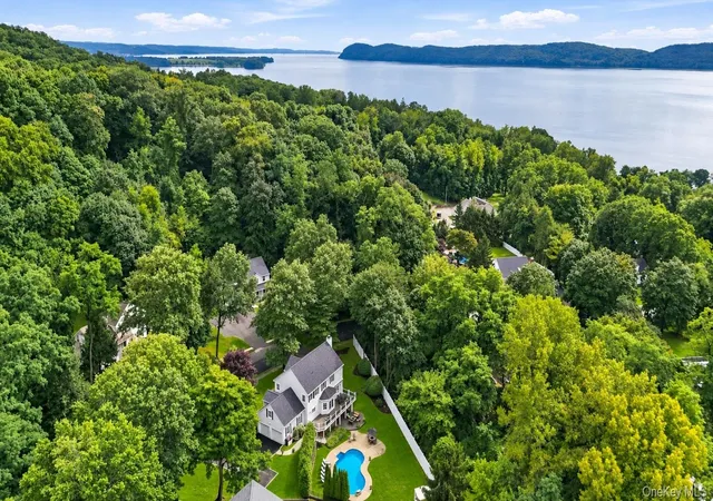 Photo 2 of Single family home for sale at 133 Scenic Dr W, Cortlandt, NY 10520 | MLS# 1037307 | Listing updated on 2026-10-07