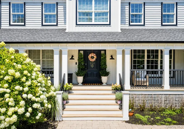 Photo 3 of Single family home for sale at 4 Jefferson Landing Cir, Brookhaven, NY 11777 | MLS# 1037311 | Listing updated on 2026-10-03