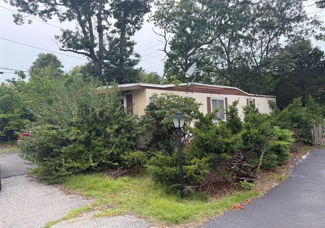 Photo 2 of Manufactured home for sale at 2 Periwinkle Dr, Islip, NY 11716 | MLS# 1037332 | Listing updated on 2026-08-12