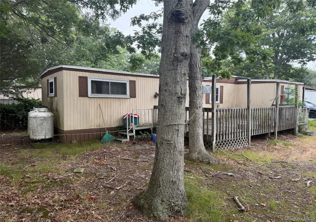 Photo 4 of Manufactured home for sale at 2 Periwinkle Dr, Islip, NY 11716 | MLS# 1037332 | Listing updated on 2026-08-12