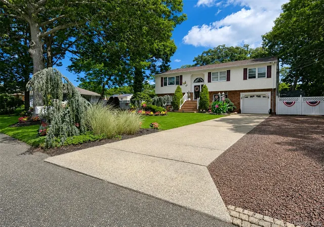Photo 3 of Sale Pending at 5 Ave B, Brookhaven, NY 11741 | MLS# 1037343 | Listing updated on 2026-09-30