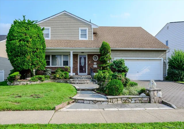 Photo 1 of Single family home for sale at 1292 Park St, Hempstead, NY 11509 | MLS# 1037359 | Listing updated on 2026-09-13