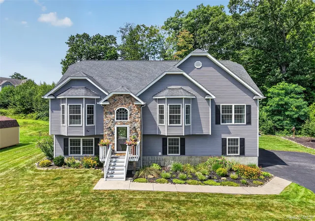 Photo 3 of Sale Pending at 22 Ashley Ct, New Windsor, NY 12577 | MLS# 1037373 | Listing updated on 2026-09-29