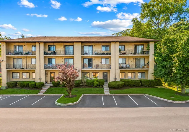 Photo 2 of Sale Pending at 13 Omni Parc Dr, Clarkstown, NY 10954 | MLS# 1037376 | Listing updated on 2026-10-08