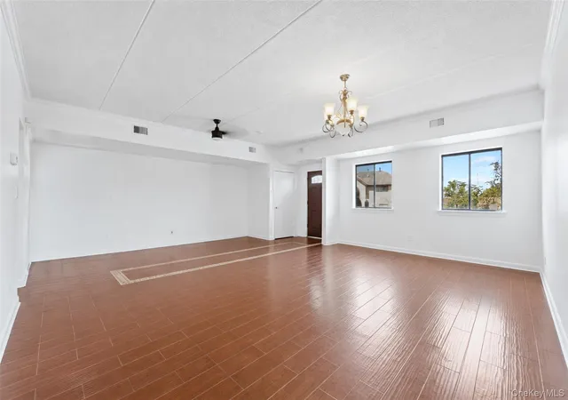 Photo 4 of Sale Pending at 13 Omni Parc Dr, Clarkstown, NY 10954 | MLS# 1037376 | Listing updated on 2026-10-09