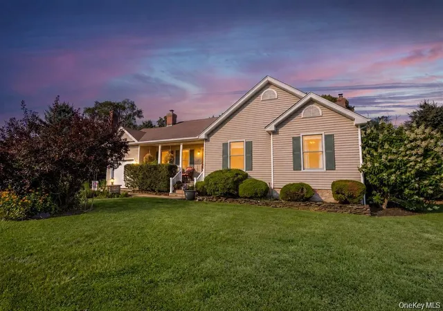 Photo 1 of Single family home for sale at 2200 Aldrich Ln, Southold, NY 11948 | MLS# 1037377 | Listing updated on 2026-10-07