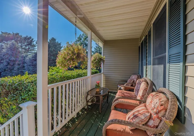 Photo 3 of Single family home for sale at 2200 Aldrich Ln, Southold, NY 11948 | MLS# 1037377 | Listing updated on 2026-10-08