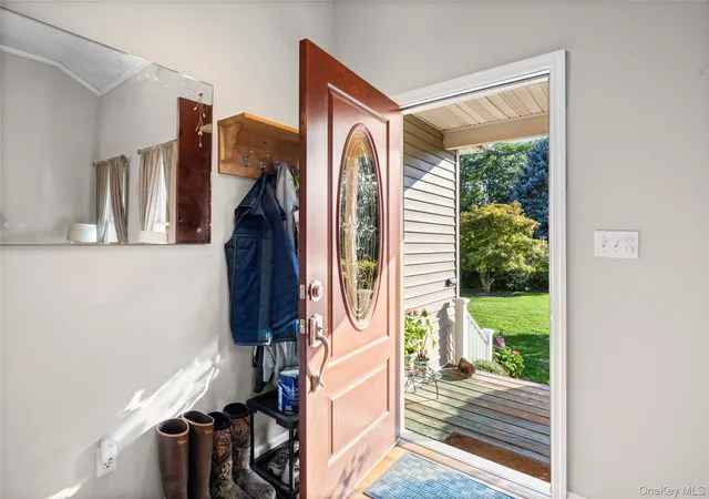 Photo 4 of Single family home for sale at 2200 Aldrich Ln, Southold, NY 11948 | MLS# 1037377 | Listing updated on 2026-10-08