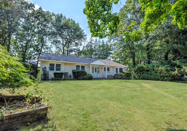 2nd image of 2 Erita Ln, Smithtown, NY 11787 | MLS# 1037385