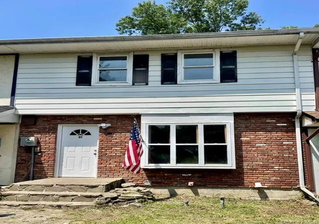 Photo 1 of Single family home for sale at 21 Black Stallion Ct, Middletown, NY 10940 | MLS# 1037400 | Listing updated on 2026-10-06