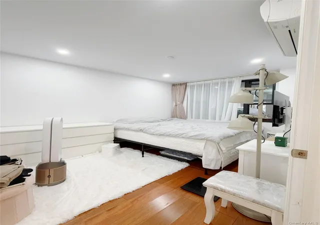 Photo 4 of Condo for sale at 14610 35th Avenue #2D, New York, NY 11354 | MLS# 1037401 | Listing updated on 2026-08-21