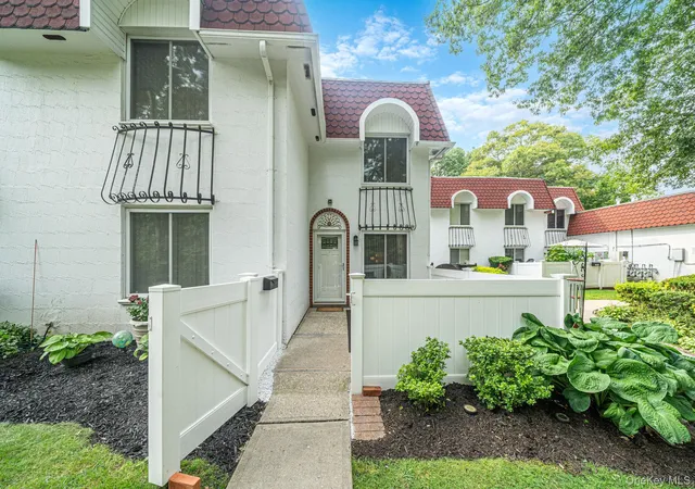 Photo 2 of Sale Pending at 401 Birchwood Rd, Brookhaven, NY 11763 | MLS# 1037406 | Listing updated on 2026-09-22