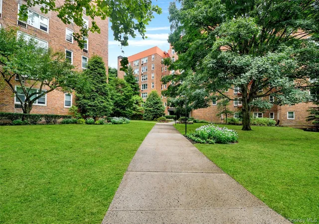 Photo 19 of Condo for sale at 110 Dehaven Dr #416, Yonkers, NY 10703 | MLS# 1037410 | Listing updated on 2026-08-12