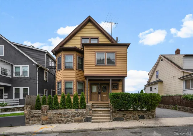 1st image of 124 Pelham St, Mamaroneck, NY 10543 | MLS# 1037417
