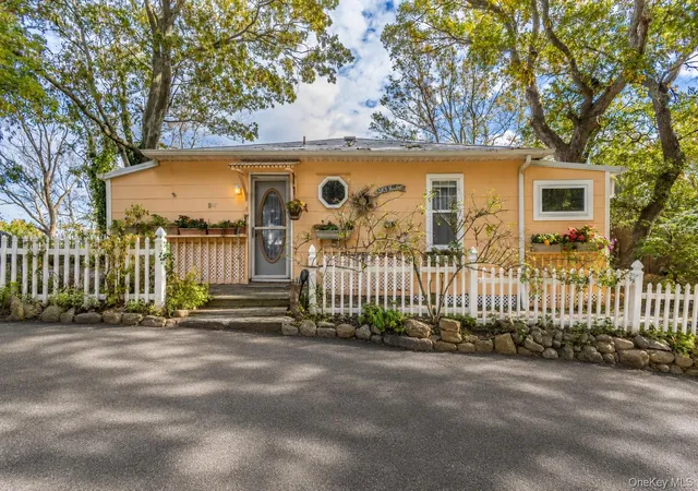Photo 3 of Single family home for sale at 10 Acorn Path, Riverhead, NY 11933 | MLS# 1037418 | Listing updated on 2026-08-16