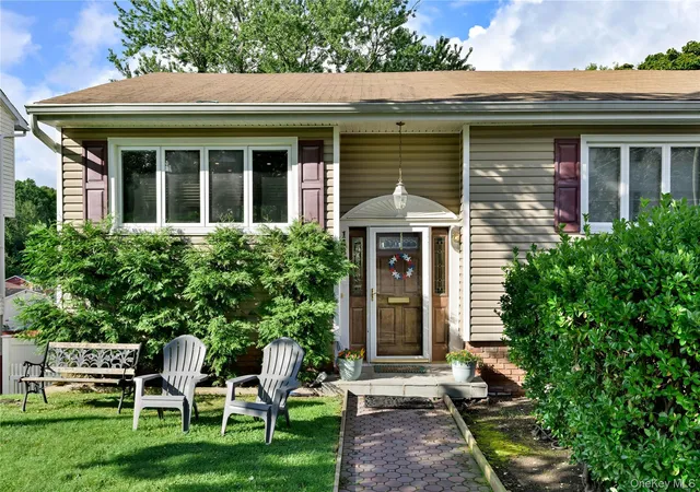 Photo 1 of Single family home for sale at 148 Newport Rd, Yonkers, NY 10710 | MLS# 1037436 | Listing updated on 2026-10-02