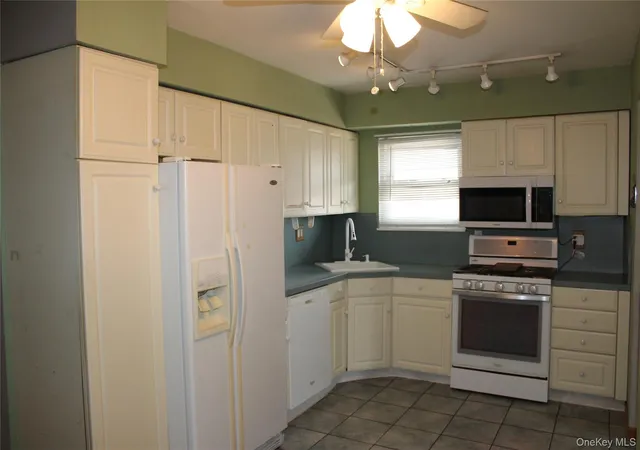 Photo 3 of Sale Pending at 92 Lombardy Dr, Brookhaven, NY 11967 | MLS# 1037450 | Listing updated on 2026-09-25