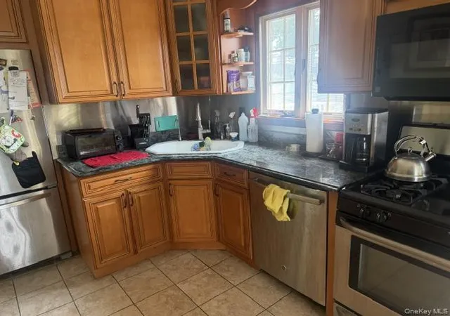 Photo 3 of Single family home for sale at 391 Ferris Rd, Hempstead, NY 11783 | MLS# 1037456 | Listing updated on 2026-08-30