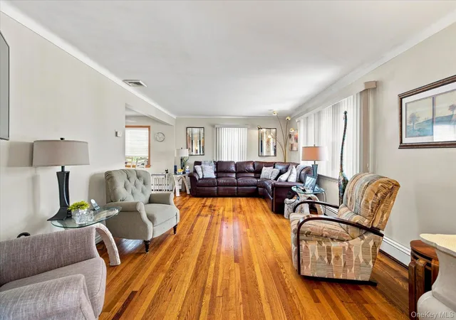 Photo 3 of Single family home for sale at 39 Vinton St, Long Beach, NY 11561 | MLS# 1037461 | Listing updated on 2026-08-29