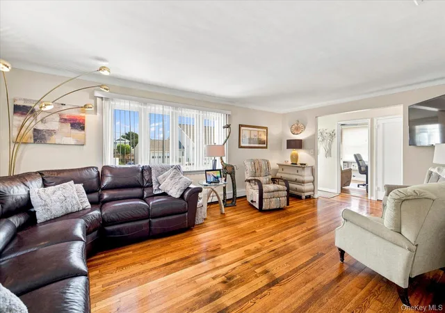 Photo 4 of Single family home for sale at 39 Vinton St, Long Beach, NY 11561 | MLS# 1037461 | Listing updated on 2026-08-29