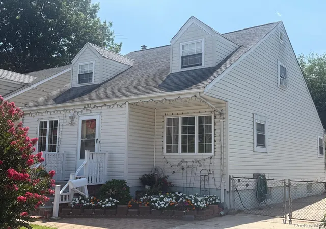 Single family home for sale at 1112 Mckenna Pl, Hempstead, NY 11553 | MLS# 1037463
