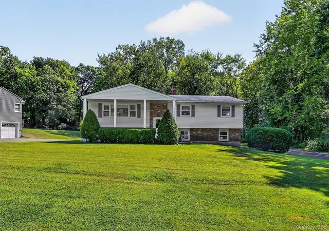 1st image of 24 Meadow St, Newburgh (town), NY 12550 | MLS# 1037473