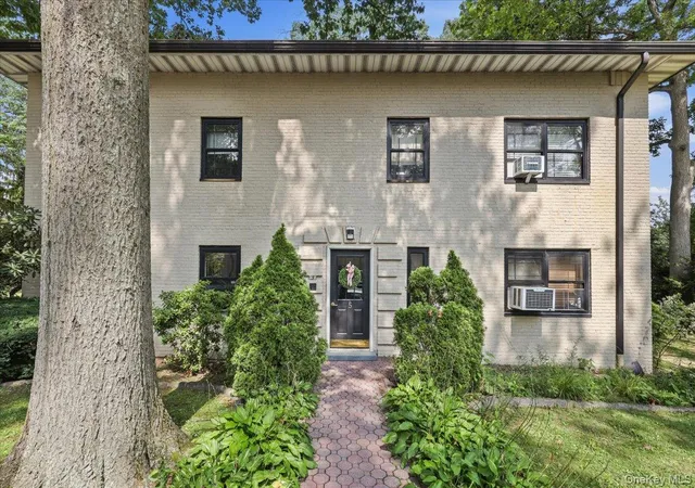 Photo 2 of Condo for sale at 5 Whitehall Rd #1L, Eastchester, NY 10709 | MLS# 1037479 | Listing updated on 2026-10-03