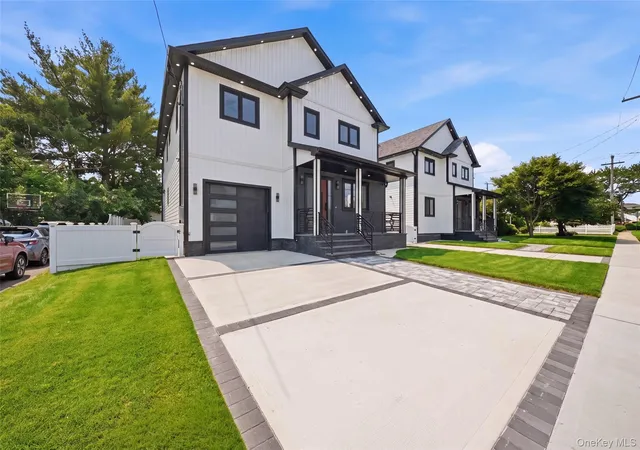 Photo 2 of Single family home for sale at 24 Surrey Ln, Hempstead, NY 11580 | MLS# 1037484 | Listing updated on 2026-09-13