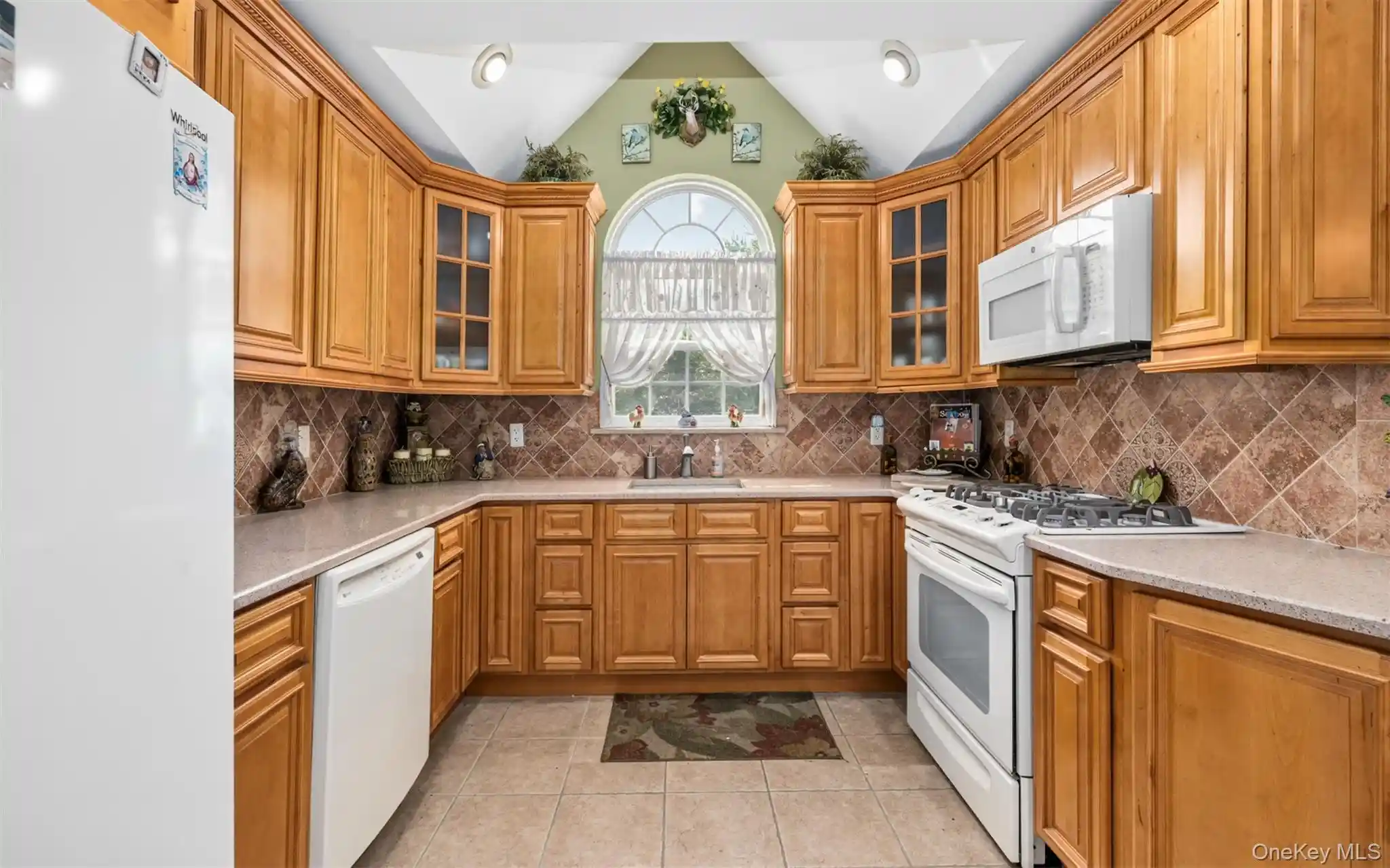 Listing Photo 2 - Condo for sale in 110 Joseph Ln located at 110 Joseph Ln, Huntington, NY 11746 - Unit 110 Joseph Ln