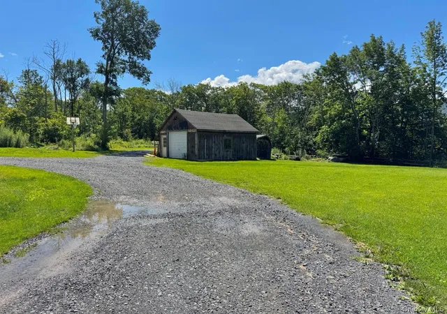 Photo 5 of Single family home for sale at 398 Lake Rd, Hunter, NY 12442 | MLS# 1037491 | Listing updated on 2026-08-12