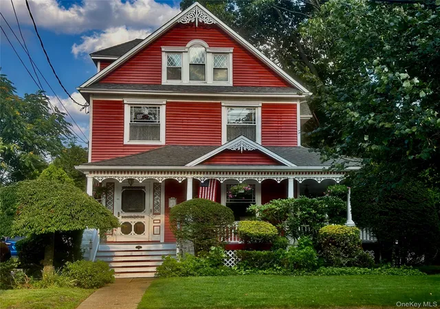 Photo 1 of Single family home for sale at 35 Lee Ave, Hempstead, NY 11570 | MLS# 1037496 | Listing updated on 2026-10-08