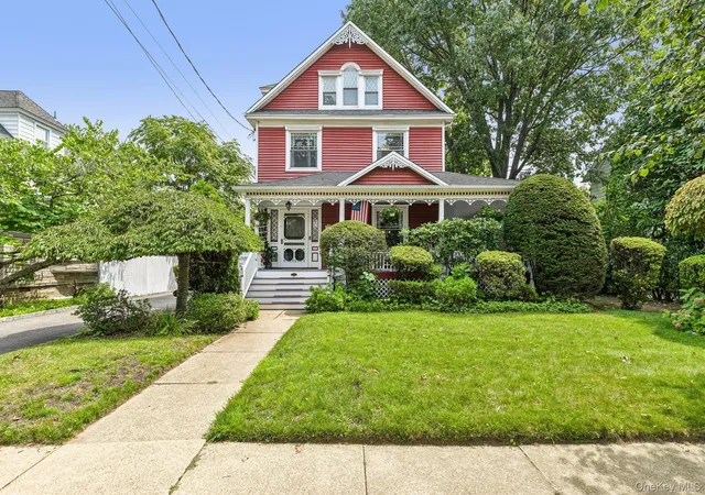 Photo 2 of Single family home for sale at 35 Lee Ave, Hempstead, NY 11570 | MLS# 1037496 | Listing updated on 2026-10-08
