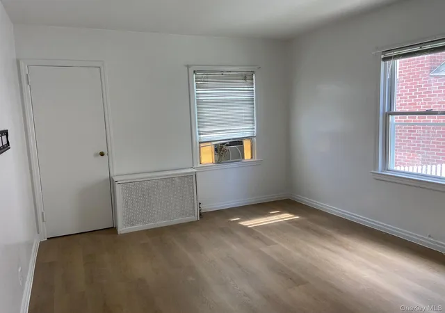 Photo 4 of Single family home for sale at 25119 86th Avenue, New York, NY 11426 | MLS# 1037513 | Listing updated on 2026-09-30