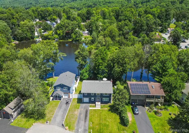 Photo 3 of Single family home for sale at 36 Lakewood Rd, Warwick (town), NY 10925 | MLS# 1037531 | Listing updated on 2026-09-06