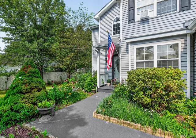 5th image of 7 Pearlbush Ln, Poughkeepsie, NY 12603 | MLS# 1037535