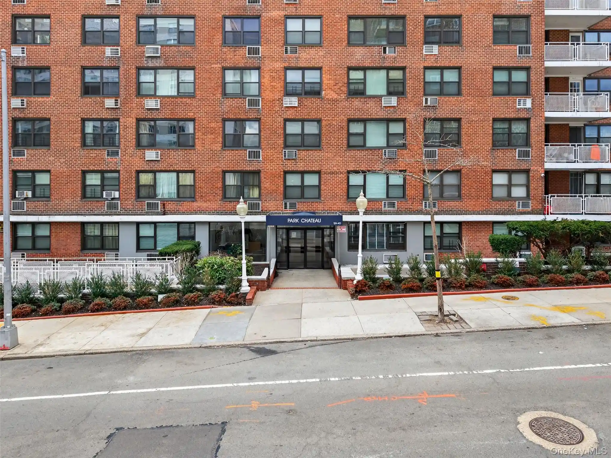 Listing Photo 2 - Condo for sale in 123-40 83Rd Ave located at 123-40 83Rd Ave, New York, NY 11415 - Unit #9H