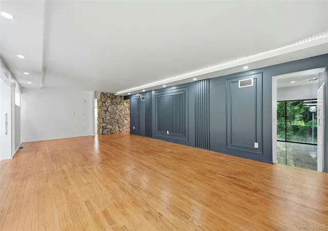 Photo 4 of Single family home for sale at 12 Lost Meadow, Brookhaven, NY 11777 | MLS# 1037541 | Listing updated on 2026-08-28
