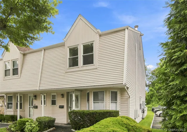 Photo 2 of Sale Pending at 8 Manors Dr, Oyster Bay, NY 11753 | MLS# 1037552 | Listing updated on 2026-09-03