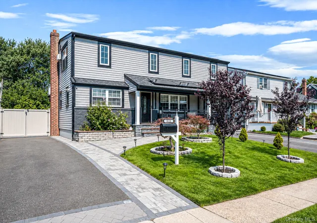 2nd image of 828 Strang Dr, Hempstead, NY 11793 | MLS# 1037576
