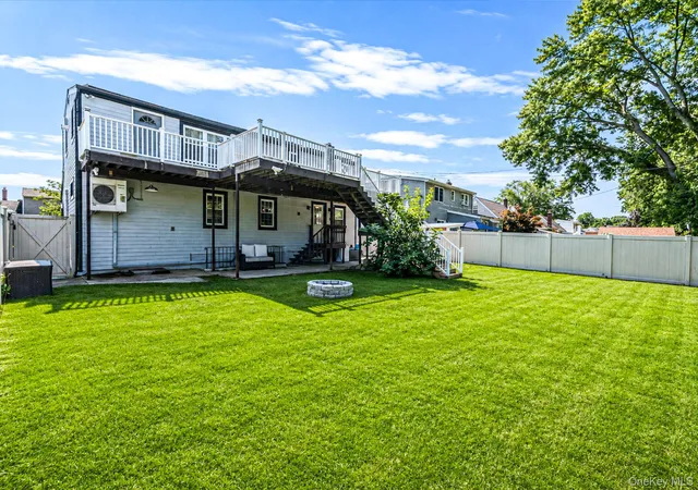 45th image of 828 Strang Dr, Hempstead, NY 11793 | MLS# 1037576
