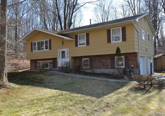 Photo 1 of Sale Pending at 6 Kristoffersen Ct, Ramapo, NY 10901 | MLS# 1037590 | Listing updated on 2026-08-14