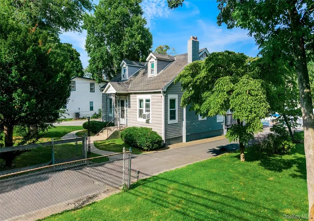 Photo 3 of Single family home for sale at 85 Cocoanut St, Islip, NY 11722 | MLS# 1037591 | Listing updated on 2026-09-27