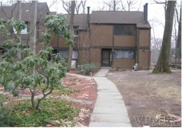 Photo 2 of Single family home for sale at 114 Round Hl Rd, Greenburgh, NY 10522 | MLS# 1037610 | Listing updated on 2026-08-12