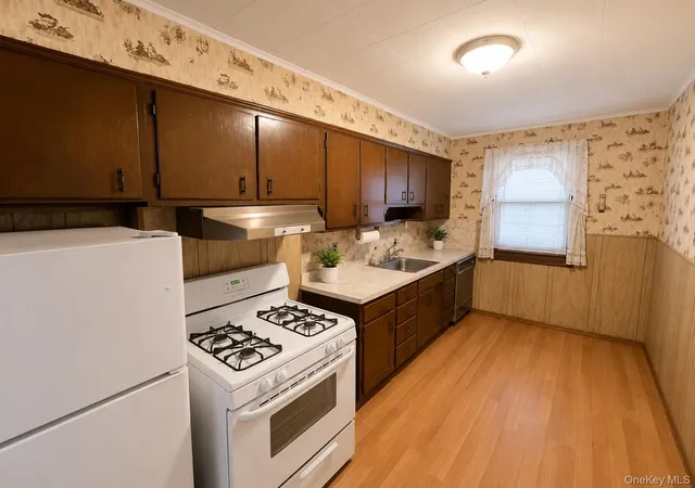 Listing Photo 5 - Condo for sale in building located at 10441 92nd Ave, New York, NY 11418