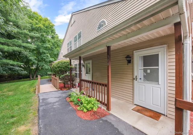 1st image of 308 Magnolia Ct, Woodbury, NY 10930 | MLS# 1037618